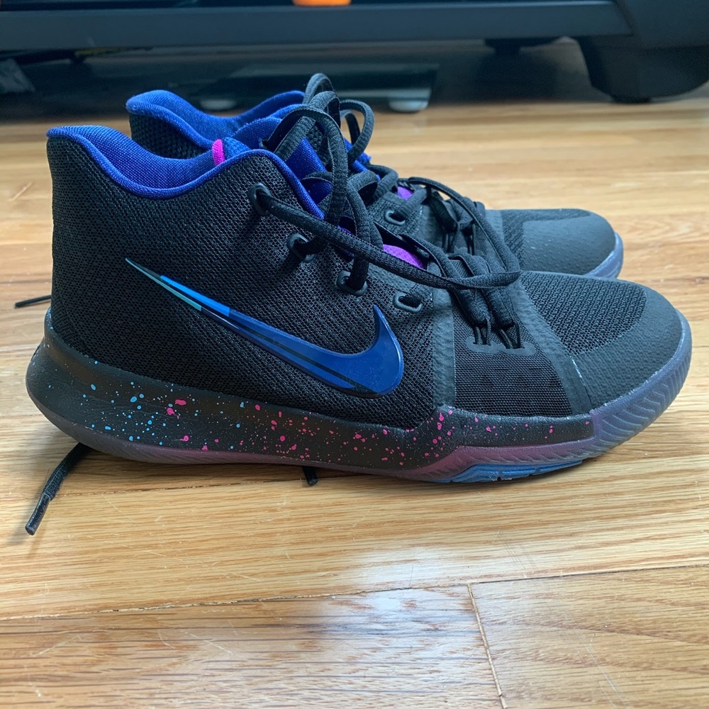 Nike Kyrie 3 - youth size 5.5